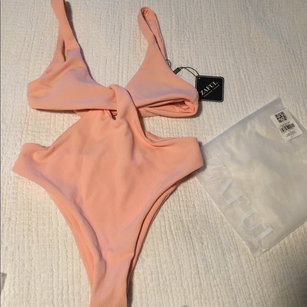 NWT Cut-Out one piece swimsuit